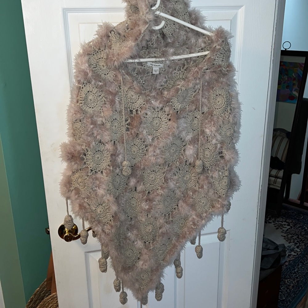 Boston proper size medium furry poncho